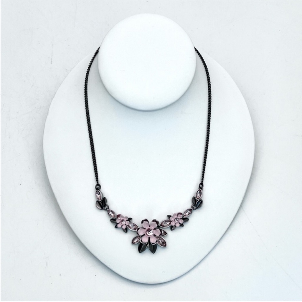 Vera Wang Pink FloralCrystal Gunmetal Collar Necklace 24$